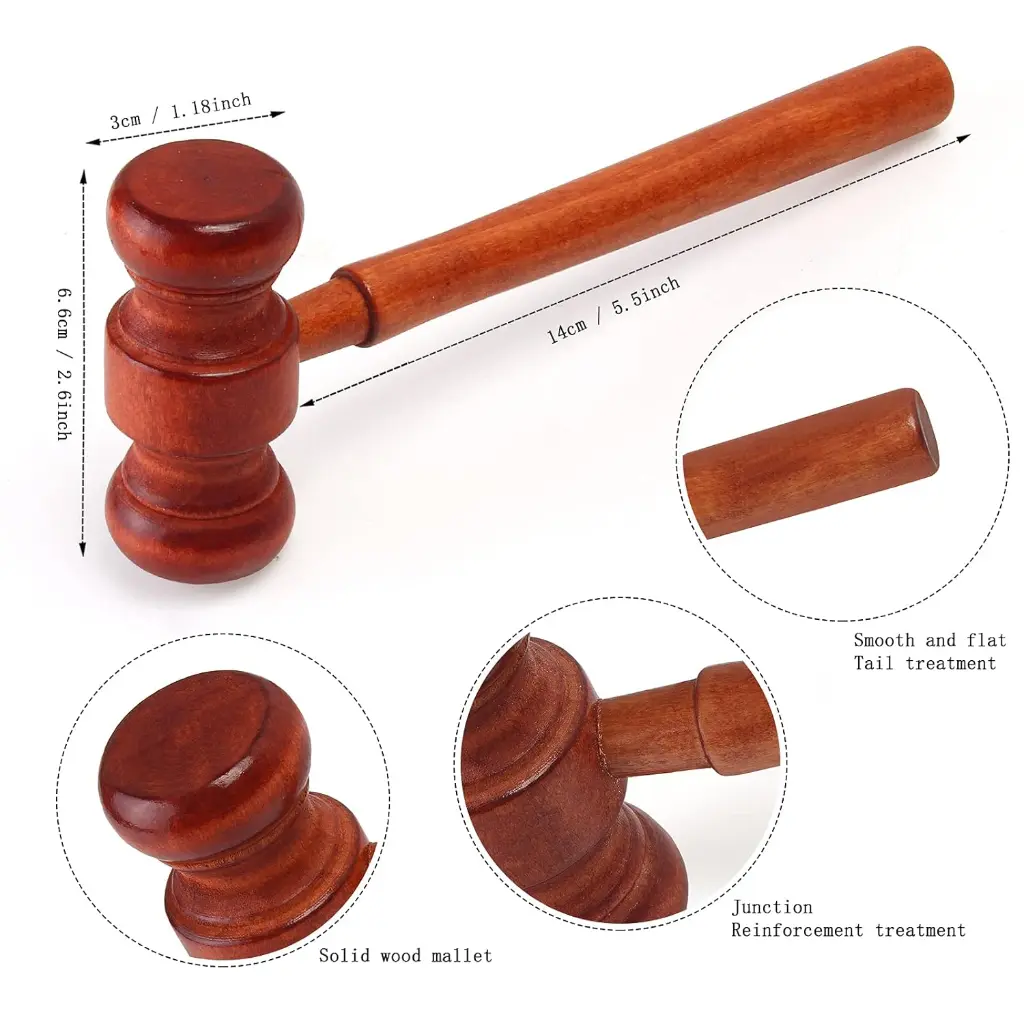 judge-costume-6.webp