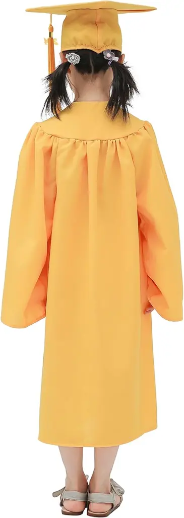 graduation-yellow-matte-2.webp