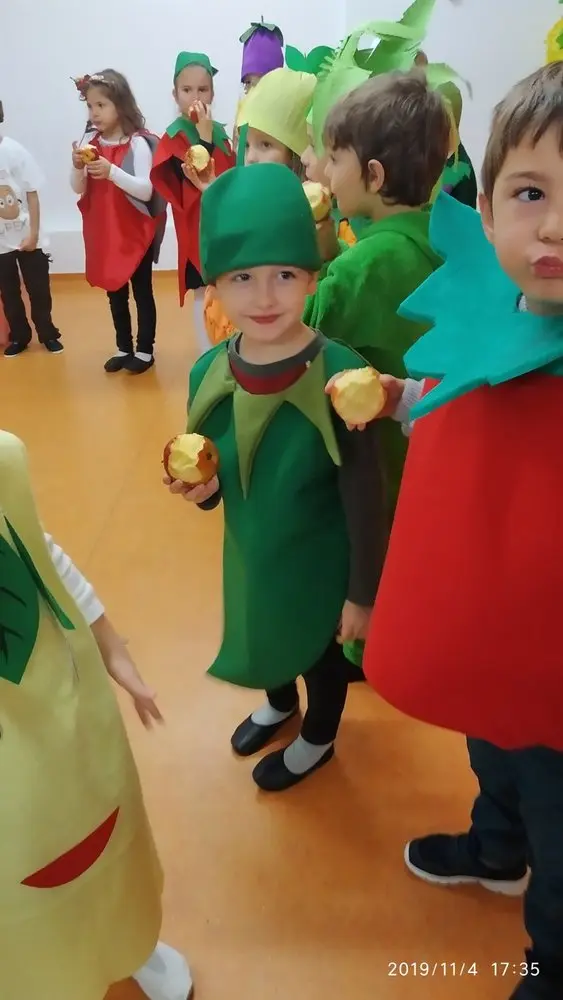 rental-green-pepper-costumes-2.webp